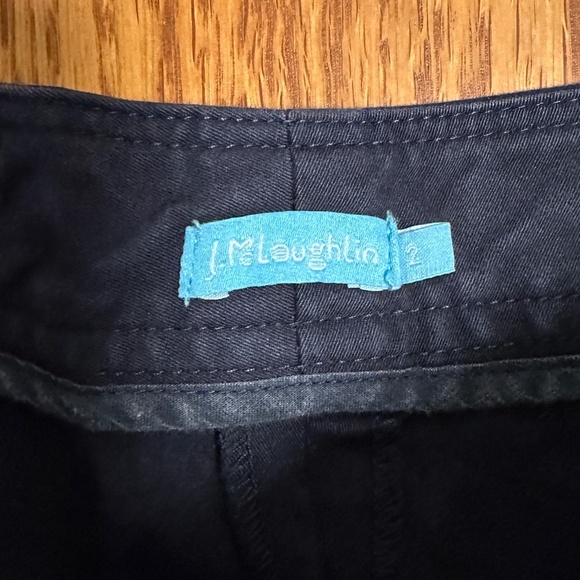 *J. MCLAUGHLIN* Dk. Navy Shorts Size 2 - Picture 4 of 5